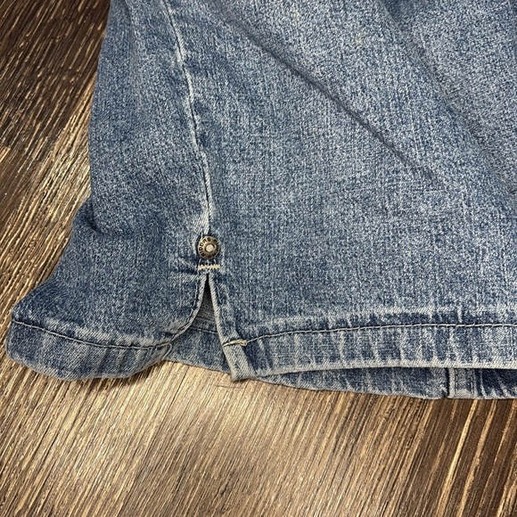 Vintage woman’s Riders light blue denim high rise Jean shorts size 12 - Picture 3 of 5